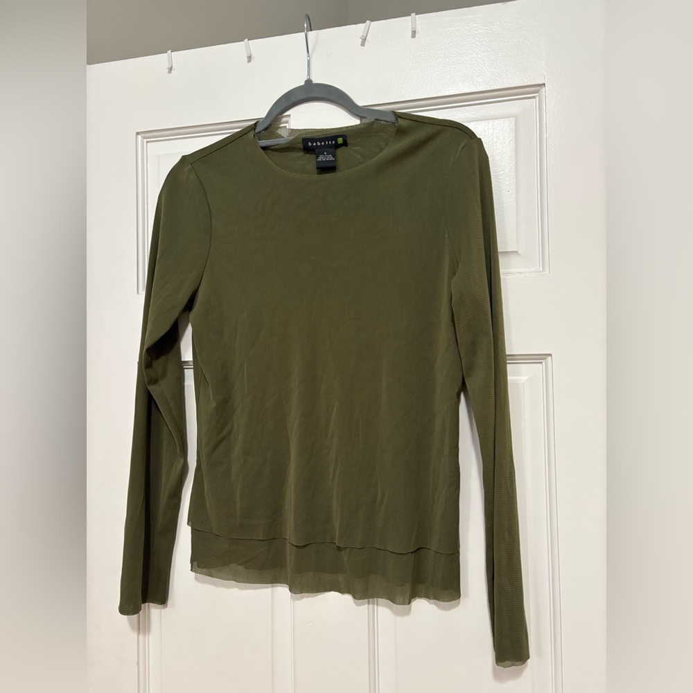 Babette Green Fitted Long Sleeve Crew Neck Tee
